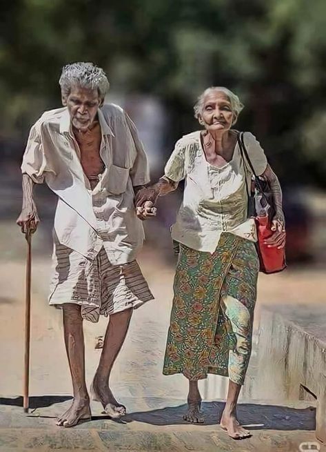 Old Couple Photography, Old Couple, Human Figure Sketches, Love Couple Images, Happy Photography, Old Couples, Figure Sketching, Download Cute Wallpapers, Photo Art Gallery