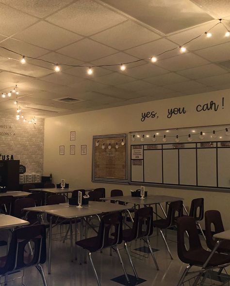 Teacher Vision Board, Teachers Room, Classroom Decoration Ideas, Classroom Goals, Farmhouse Classroom, Classroom Decor High School, Teacher Aesthetic, Diy Classroom Decorations, Dream Classroom