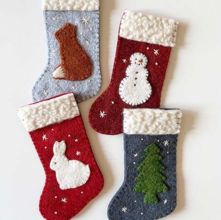 Diy Mini Stocking Pattern, Stocking Felt Ornaments, Diy Felt Christmas Stockings Ideas, Stocking Embroidery Pattern, Christmas Stockings Designs, Christmas Felt Stocking, Simple Felt Ornaments Diy, Christmas Stocking Designs, How To Make A Stocking