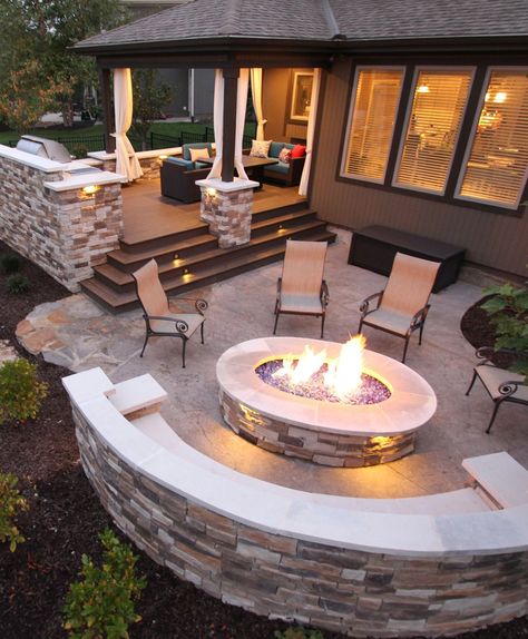 Backyard Hill, Yard Oasis, Design Per Patio, Patio Stairs, Pool Stuff, Concrete Patios, Backyard Seating, Kitchen Outdoor, Balcony Furniture