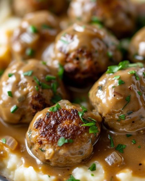 My Southern grandma taught me this recipe, and I've never been making meatballs any other way! Meatball Entree Recipes, Meatball And Gravy Recipes, Southern Meatballs, Meatball Recipe Ideas, Meatball Dinners, Making Meatballs, Grilled Meatballs, Cooktop Cove, Savory Meatballs