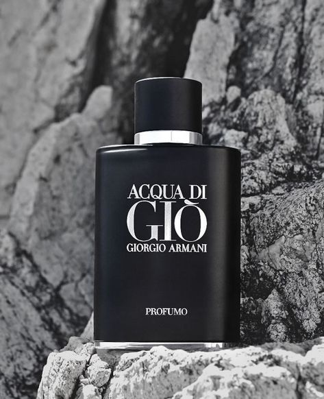 Top 10 Fragrances of Summer 2015 Giorgio Armani Perfume Men, Man Parfum, Perfume Armani, Luxury Perfume Women, Giorgio Armani Perfume, Koleksi Parfum, Armani Perfume, Best Perfume For Men, Black Perfume