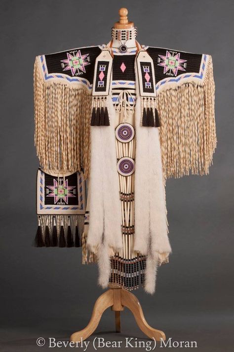 Native American Wedding Dress, Native American Style Outfits, Powwow Outfits, American Indian Clothing, Bear King, Native Outfits, Native American Wedding, Native American Dress, Native American Regalia