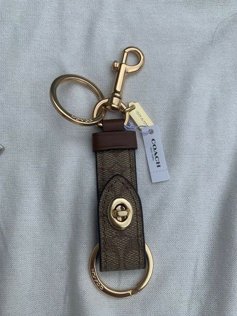 Coach Lanyard Keychain Fob Valet Brown Leather Signature C Print NWT. Condition is New with tags. Shipped with USPS First Class Package. Keychain Lanyard Aesthetic, Key Chain Strap, Wallet And Keychain, Car Key Lanyard, Minimal Keychain, Keychain Aesthetic Ideas, Fancy Keychain, Car Keys Keychain Ideas, Girly Keychains