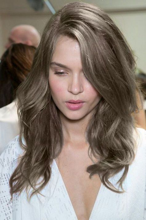 A beautiful, natural looking light ash brown, similar to the natural hair colour of many True Summers Dark Ash Blonde Hair, Light Ash Brown Hair, Ashy Hair, Ash Brown Hair Color, Dark Blonde Hair Color, Ash Hair, Hussein Chalayan, Ash Brown Hair, Ash Hair Color