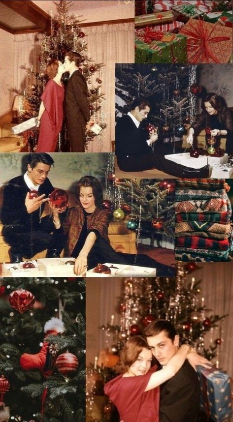 70s Christmas Photos, Christmas On Film Aesthetic, Frank Sinatra Christmas Aesthetic, Pictures By The Christmas Tree, 80s Christmas Card Photo, 70s Christmas Photoshoot, Christmas Vintage Photography, Traditional Christmas Photoshoot, Flash Christmas Photos