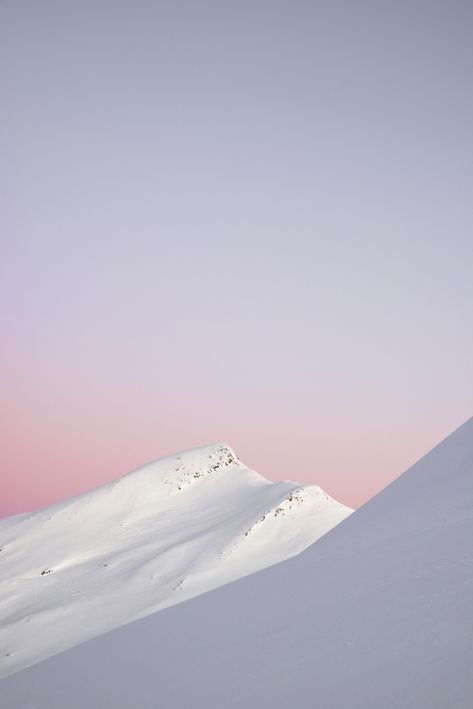 Ski Mountain Aesthetic, Beautiful Mountains Photography, Snowy Mountains Aesthetic, Snow Landscape Photography, Arctic Sunset, Skiing Mountains, Beautiful Place In The World, Snow Hill, Wow Photo