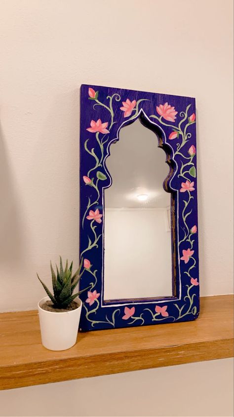 Jarokha Design Diy, Jharoka Mirror, Jharoka Wall Decor, Jharokha Decor Diy, Jharokha Designs, Jharokha Painting, Frame Painting Ideas, Jharokha Art, Jharokha Mirror