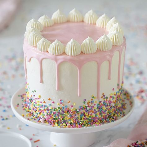 photo of a pink and white funfetti cake covered in sprinkles Tårta Design, Moist Vanilla Cake, Preppy Kitchen, Torte Cupcake, Cake Printing, Funfetti Cake, Cute Birthday Cakes, Cake Cover, Drip Cakes