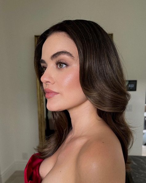 REPOST 🔁 Lucy Hale ✨glowing✨ tonight for the People’s Choice Awards in vintage Dior. Obsessed with this healthy skin meets soft classic glam look. 🤝💥 #deindepartner Hair @bridgetbragerhair Makeup @kdeenihan Styling @mollyddickson SKIN @DEINDEskin Purifying Whipped Cleanser #DEINDE Skin-Strengthening Super Serum #DEINDE Moisture Locking Face Stick @armanibeauty Luminous Silk Foundation, 4 #armanibeauty Luminous Silk Concealer, 3 and 4 EYES @diorbeauty DiorShow 5 Couleurs Eyeshadow Palette, 6... Lucy Hale Makeup, Lucy Hale Style, Christian Bride, Classic Glam, Luminous Silk Foundation, Classic Makeup, Glam Hair, Glam Look, Lucy Hale