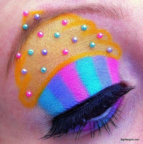 hahaha :D Cupcake Makeup, Fantasy Make-up, Candy Makeup, Candy Cupcake, Makeup Artistry, Crazy Makeup, Creative Makeup Looks, Fantasy Makeup, Makeup Geek