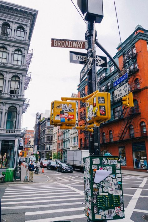 Qwaaafi 'n' Breakfast in New Yoik - The Londoner Greenwich Village, Photographie New York, New York Trip, Wow Photo, Voyage New York, Fotografi Kota, 그림 낙서, New York Photography, City Vibe