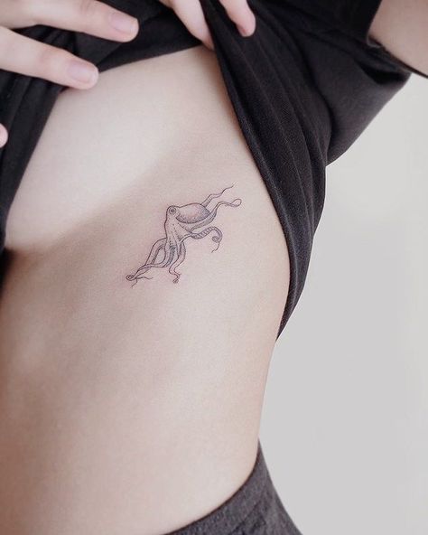 Octopus Coral Reef Tattoo, Octopus Spine Tattoo, Minimalist Tattoo Octopus, Small Octopus Tattoos For Women, Octopus Tattoos Fine Line, Matching Octopus Tattoo, Fineline Octopus Tattoo, Octopuses Tattoo, Octopus Tattoo Women