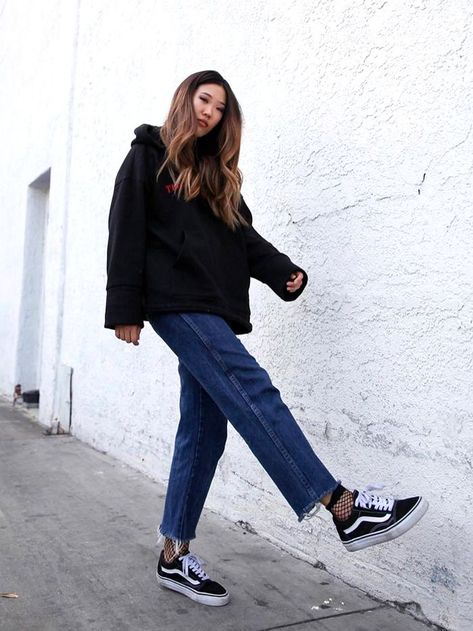 Womens Vans Outfit, Vans Sneakers Outfit, Vans Outfit Womens, Black Vans Outfit, Cute Outfits Dressy, Vans Shoes Outfit, Outfits With Vans, Black Vans Shoes, Vans Boots