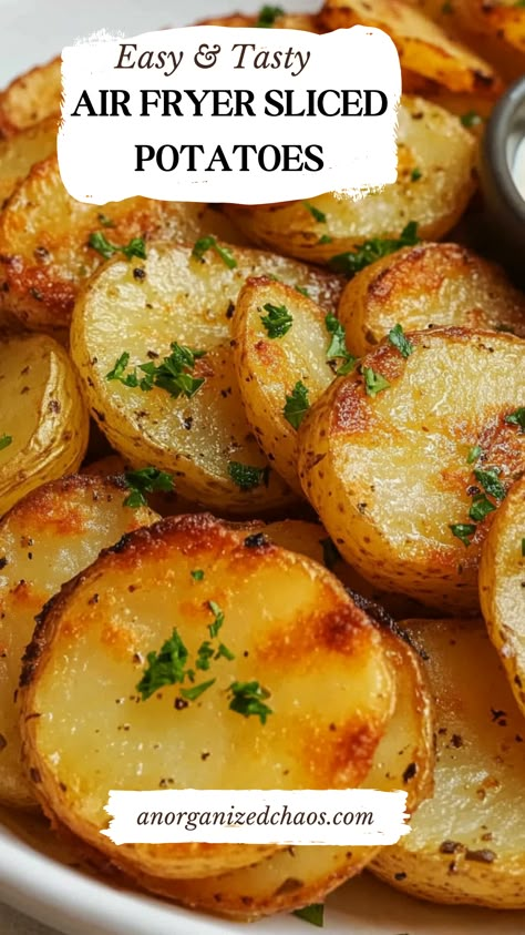 Air Fryer Sliced Potatoes Air Fryer Sides, Fry Potatoes, Air Fryer Recipes Chicken Breast, Recipe For Family, Air Fry Potatoes, Air Fryer Potato, Cooked Potatoes, Fridge Odor, Air Fryer Potatoes