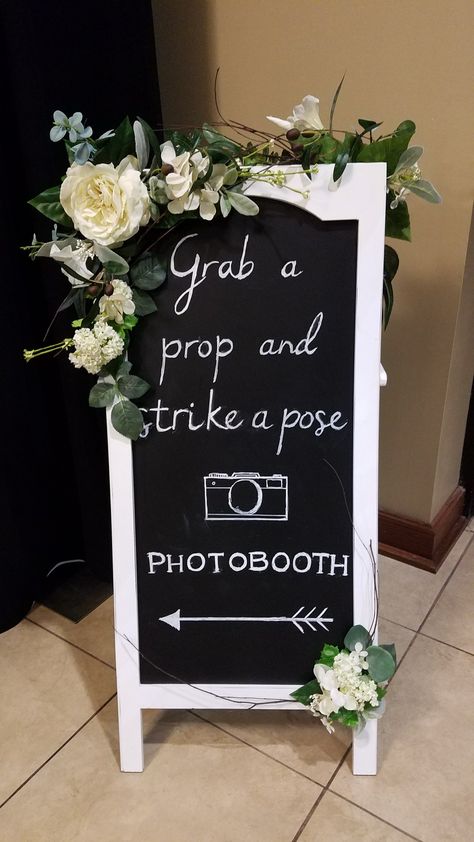 I can only take credit for the lettering Convocation Ceremony Decoration Ideas, Unique Farewell Party Ideas, Selfie Point For Freshers Party, Gate Decoration For College Fest, Freshers Party Ideas College, Grad Photo Booth Ideas, Farewell Selfie Corner, Freshers Gift Ideas, Photobooth Ideas For Farewell