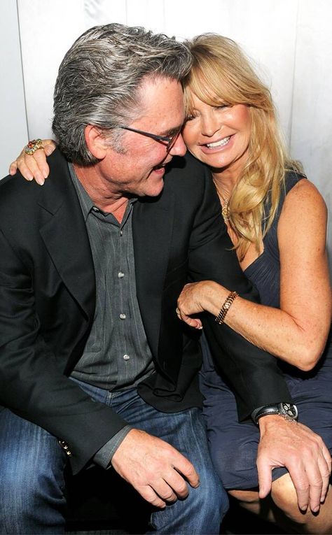 Goldie Hawn Kurt Russell, Kurt Russell, Goldie Hawn, Famous Couples, Kate Hudson, Hollywood Walk Of Fame, Walk Of Fame, Famous Faces, Hollywood Stars