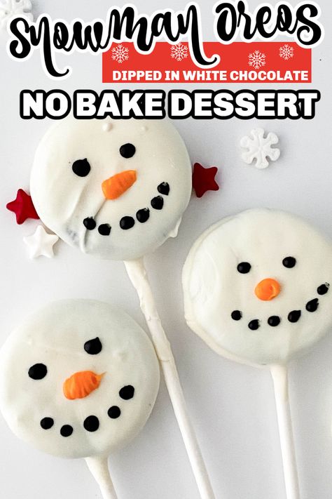 Snowman Christmas Oreos are a white chocolate dipped Oreo decorated like a snowman. I added the Oreos to cake pop sticks for an Oreo cookie on a stick treat. A simple no bake Christmas treat. Oreo Cookies Dipped In White Chocolate, Snowman Oreo Pops, White Chocolate Dipped Oreos Christmas, Christmas Oreo Cookies, Dipped Oreos On A Stick, Snowman Oreos, Dipped Oreos Christmas, Oreo Ornaments, Chocolate Covered Oreos Christmas