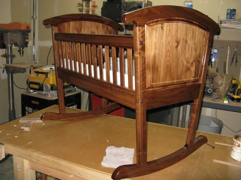 Walnut Cradle - FineWoodworking Cradle Plans, Wood Bassinet, Baby Cradle Plans, Cradle Woodworking Plans, Wooden Baby Crib, Crib Woodworking Plans, Bed Woodworking Plans, Baby Crib Diy, Curved Furniture