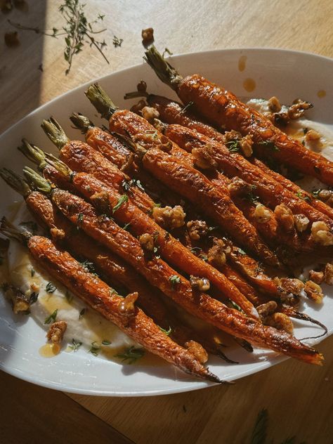 Roasted Carrots With Ricotta, Carrots With Whipped Ricotta, Carrots And Ricotta, Whipped Ricotta Carrots, Cinnamon Roasted Carrots, Roasted Carrots With Whipped Ricotta, Half Baked Harvest Carrots, Roasted Maple Carrots, Roasted Carrots Thanksgiving