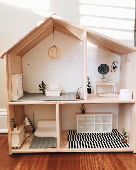 Ikea Dollhouse, Doll House Plans, Barbie Doll House, Modern Dollhouse, Wooden Dollhouse, Diy Dollhouse Furniture, Barbie House, Miniature Houses, Barbie Furniture