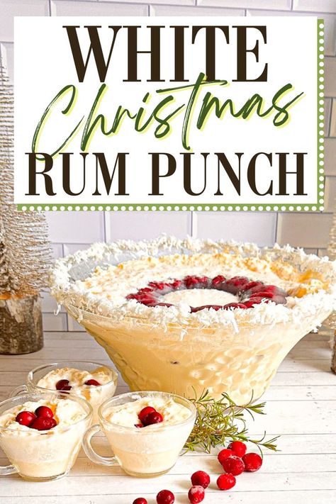 White Punch Recipe, Christmas Rum Punch, White Christmas Punch, Xmas Drinks, Christmas Party Drinks, Christmas Drinks Recipes, Alcoholic Punch Recipes, Girls Dinner, Rum Punch Recipes