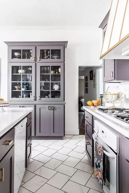 18 Pastel Colored Kitchen Ideas Purple Kitchen Decor, Cheap Remodel, Trendy Kitchen Colors, Серая Кухня, Pastel Kitchen, Grey Kitchen Designs, Painted Kitchen Cabinets Colors, Purple Kitchen, Kitchen Cabinets Makeover