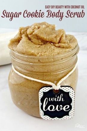 Sugar Cookie Body Scrub, Cookie Body Scrub, Christmas Sugar Scrubs, Homemade Body Scrubs, Diy Sugar Cookies, Coconut Oil Sugar Scrub, Easy Diy Beauty Products, Diy Body Scrub Recipes, Diy Sugar Scrub Recipe