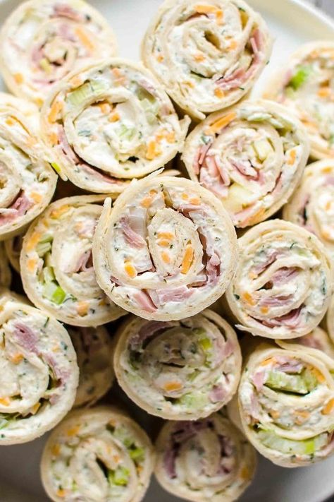 20 Koude hapjes voor kinderen - Mamaliefde Ham Roll Ups, Cheese Roll Ups, Turkey Pinwheels, Ham And Cheese Roll Ups, Ham And Cheese Pinwheels, Cheese Pinwheels, Pinwheel Appetizers, Tortilla Rolls, Cheese Roll