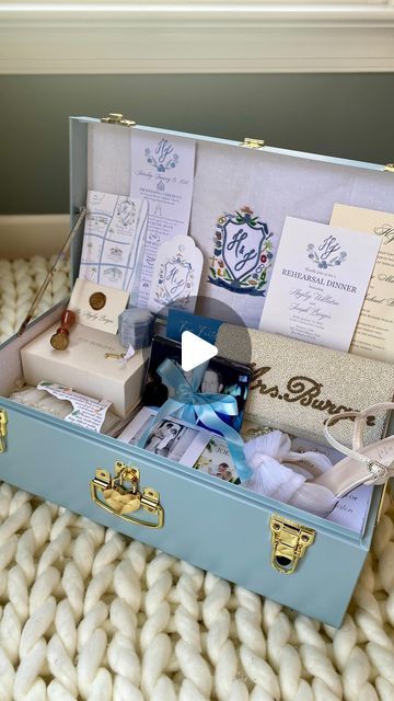 Gift Box For Bride, Memory Box Decoration Ideas, Wedding Trunk, Gift For Bride On Wedding Day, Wedding Day Gift For Bride, Wedding Memory Box Ideas Diy, Keepsake Trunk, Wedding Memory Box Ideas, Wedding Keepsake Ideas