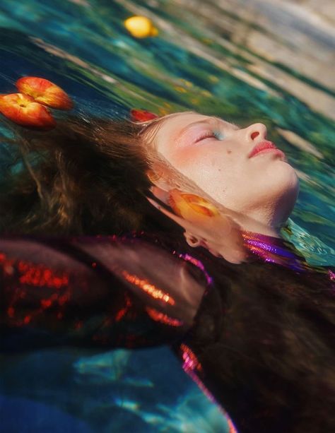 𝑆𝑎𝑙𝑎ℎ on Twitter: "since the teaser poster looks like a pool. imagine the pinks in this kinda concept i-  #BLACKPINKISCOMING… " Human Reference, Eyes Closed, Foto Art, Underwater Photography, Pose Reference Photo, 인물 사진, Photo Reference, Photography Inspo, Art Reference Photos