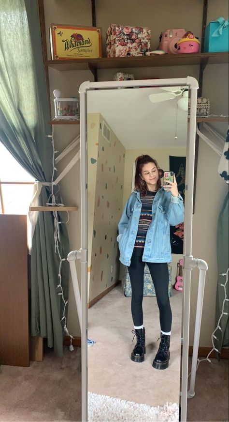 Jeans And Docs Outfit Winter, Doc Martens And Hoodie Outfit, How To Dress Dr Martens Outfit, Dr Martens Leggings, Cool Weather Outfits Casual Comfy, Low Dr Martens Outfit Winter, Jaden Doc Marten Outfit, Doc Martens Outfit Winter Leggings, Chunky Sweater Leggings Outfit