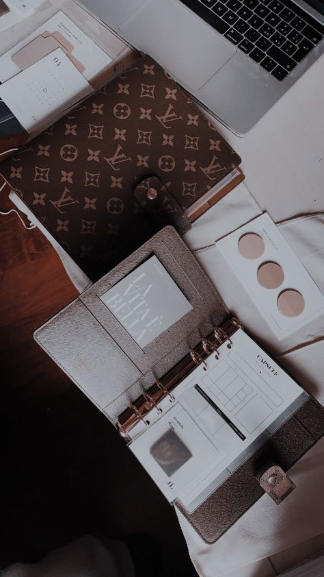 Louis Vuitton Agenda Setup, Lv Planner Setup, Lv Gm Agenda, Lv Planner, Agenda Aesthetic, Louis Vuitton Planner, Lv Agenda, Louis Vuitton Gm, Louis Vuitton Agenda