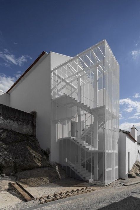 Exterior Stairs, Stairs Architecture, White Building, Salou, Architecture Exterior, Facade Architecture, Facade Design, Staircase Design, Stairs Design