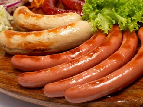 Party Sausages, Grilled Bratwurst, White Sausage, German Sausage, Minced Meat Recipe, Best Sausage, Chicken Steak, German Girl, How To Make Sausage