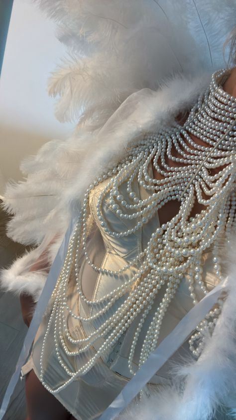 Saint And Sinners Party Outfit, Saints And Sinners Party Decorations, Saints And Sinners Party, Saints And Sinners Party Costumes, Saints And Sinners Aesthetic, Pearls And Feathers Aesthetic, Burlesque Feathers, Saints And Sinners, Party Decorations