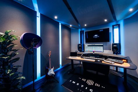 Small Music Studio Ideas, Small Recording Studio, Home Music Studio Ideas, Wood Sound Diffuser, Home Recording Studio Setup, Recording Studio Setup, Dj Room, Sound Diffuser, Home Studio Ideas