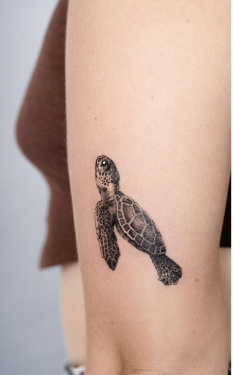 Turtle Cover Up Tattoo, Mini Turtle Tattoo, Hawaii Inspired Tattoos, Hawaii Tattoo Ideas, Small Turtle Tattoo, Tatuaje Cover Up, Hawaii Tattoo, Our Mindful Life, Turtle Tattoos