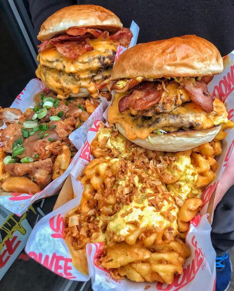 Burger With Fries, Cheesy Burger, Loaded Burger, Burger Board, Sick Food, Cheesy Fries, In And Out Burger, Burgers And Fries, Big Burgers