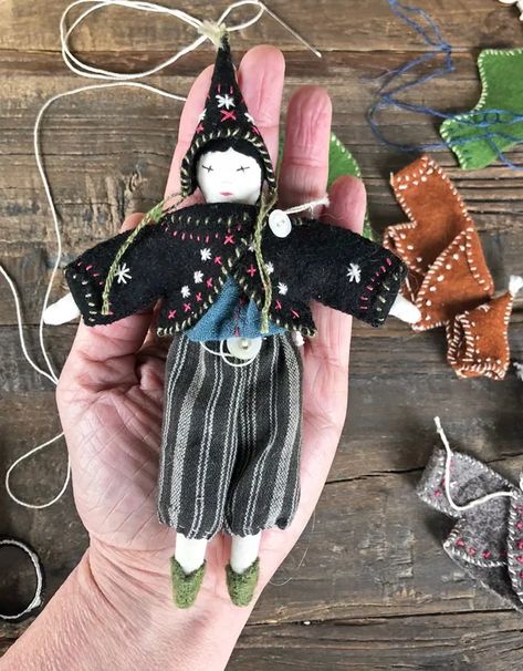 Patchwork, Tela, Tiny Rag Doll, Ann Wood, Folk Doll, Small Sewing, Sewing Tutorials Free, Black Retro, Tiny Dolls