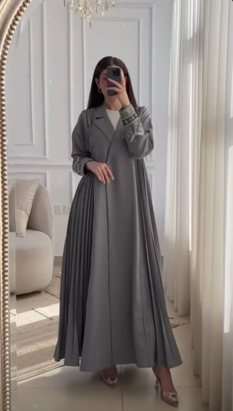 Outer Outfits, Pleated Fabric Dress, Abaya Designs Latest, Popular Clothing Styles, Simple Gowns, Mode Abaya, Elegant Dresses Classy, Muslim Fashion Dress, Simple Pakistani Dresses