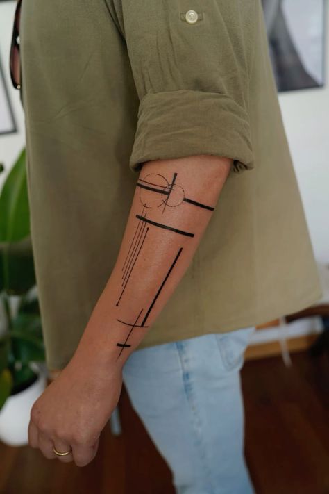 Line Tattoos Men, Arm Tattoos For Guys Forearm, Geometric Line Tattoo, Tato Minimal, Geometric Sleeve Tattoo, Man Tattoo, Forearm Band Tattoos, Wrist Tattoos For Guys, Tattoo Inspiration Men