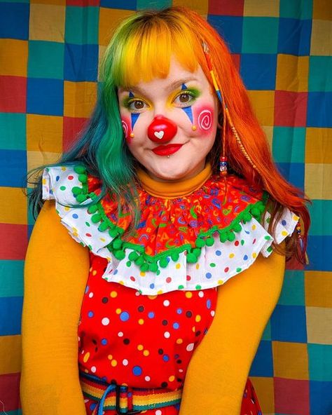 🌈Shan Sunshine🌞 on Instagram: "More kidcore clown collars, scrunchies and cuffs for sale over on @shandelionmakes ??? Don’t mind if I do!! ✏️ - #makeup #clowncore #clown #clowns #clowngirl #kidcorefashion #clownart #kidcore #rainbow #rainbows #rainbowhair #rainbowfringe #clownfit #outfit #outfitoftheday #ootd #clownruff #kidcoreaesthetic #clownaesthetic #clowncoreaesthetic #dopaminedressing #clowning #clownmakeup #clownnose" Clown Costume Colorful, Rainbow Clown Outfit, Clown Makeup Female, Rainbow Clown Costume, Clowncore Aesthetic Outfits, Clown Aesthetic Outfit, Clown Outfit Aesthetic, Clown Costume Aesthetic, Cute Clown Outfit