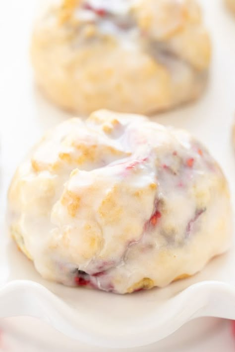 Lemon Raspberry Scones, Raspberry Scones, Lemon Scones, Scones Recipe Easy, Scones Recipe, Breakfast Sweets, Tea Party Food, Lemon Raspberry, Scone Recipe