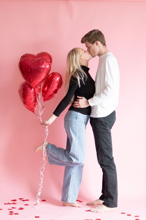 couple valentine photography Couple Poses Valentine, Valentines Photoshoot With Boyfriend, Valentines Day Engagement Photos, Valentine Couple Pictures, Valentine’s Day Photo Shoot Ideas Couple, Couple Valentines Photoshoot, Valentine’s Day Pictures Couple, Gf Activities, Valentines Day Photoshoot Ideas Couple