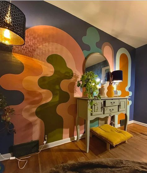 Squiggly Painted Wall, Unusual Wall Art Bedroom, Eclectic Wall Painting, Groovy Mural Ideas, Painted Arch In Corner, Funky Mural Ideas, 60s Wall Mural, Airbnb Mural Wall, Painted Walls Aesthetic