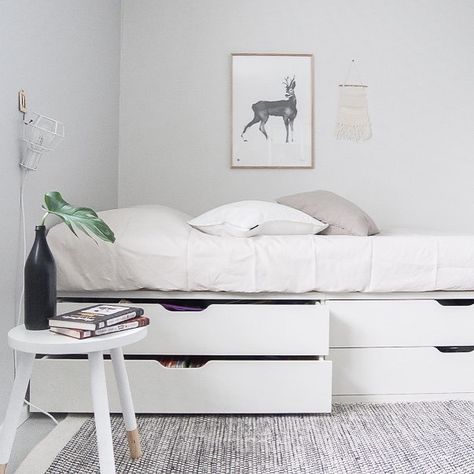 Nordli Ikea, Minimalist Studio Apartment, Diy Storage Bed, Diy Daybed, A Studio Apartment, Tiny Apartments, Diy Furniture Bedroom, Bed With Drawers, Studio Apartment Decorating