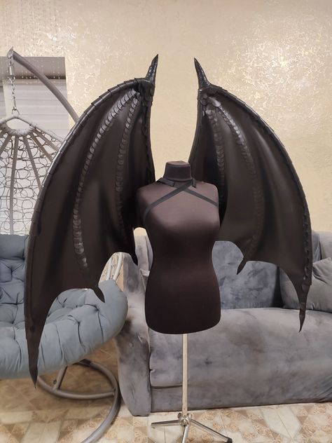 Demon Clothing, Gay Halloween Costumes, Bat Wings Costume, Halloween Costume Black, Wings Cosplay, Cosplay Wings, Demon Wings, Wings Black, Black Angel Wings