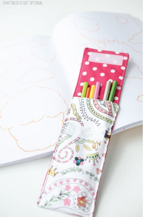 color me fabric pencil pouch Pencil Pouch Diy, Baby Gifts Diy, Diy Pencil Case, Pencil Pouches, Diy Pencil, Pouch Diy, Leather Pencil Case, Pouch Sewing, Diy Baby Gifts