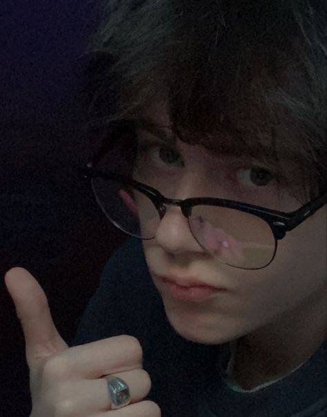 Chicos Aesthetic, Boys Glasses, Cute Brunette, Cool Boy Image, Cute Asian Guys, Fluffy Hair, Foto Ideas Instagram, Mens Glasses, Boyfriend Pictures